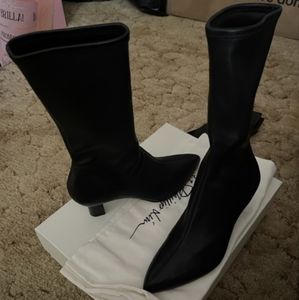 Brand new women's boots
